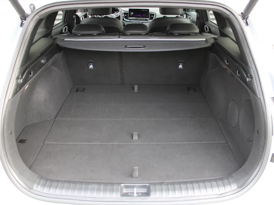 Kia Ceed Sportswagon 1.0 T-GDi MHEV Design Edition | Stuur-/stoelverwarming | Cruise adapt. | Camera | 16' LM | Elek. achterklep | JBL audio | LED |