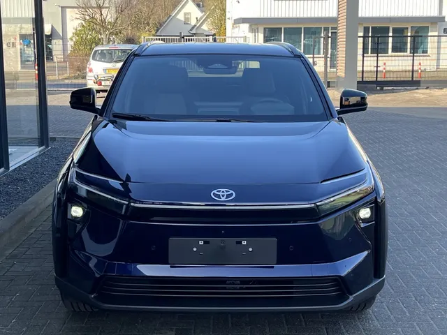 Toyota bZ4X Dynamic 73 kWh | NW Model | Direct Leverbaar | 2.000 Euro Inruil