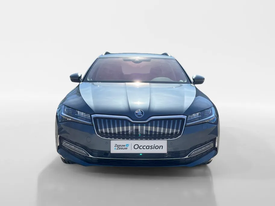 Škoda Superb Combi 1.4 TSI iV Business Edition Plus | Uniek lage km-stand | 360 camera | Adaptieve Cruise Control | Stoel- en stuurverwarming