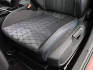 Volkswagen Golf 1.5 eTSI 150pk DSG R-Line Edition · Panoramadak · Apple/Android Car Play · Camera + Parkeersensoren · Garantie t/m 28-07-2030 of 100000km.