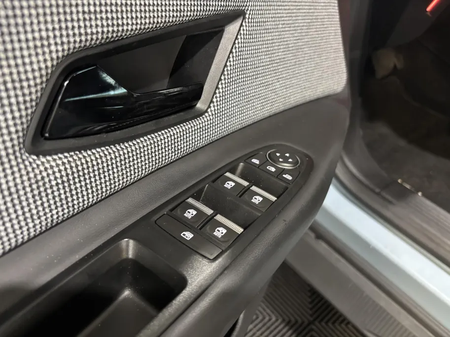 Renault 4 Comfort Range Iconic 52 kWh Automaat | DEMO | Zwarte Motorkap | Camera | Elektrische Achterklep | Apple CarPlay/Android Auto | Climate Control | Adaptive Cruise Control | Digital Cockpit | Armsteun | Lichtmetalen Velgen |