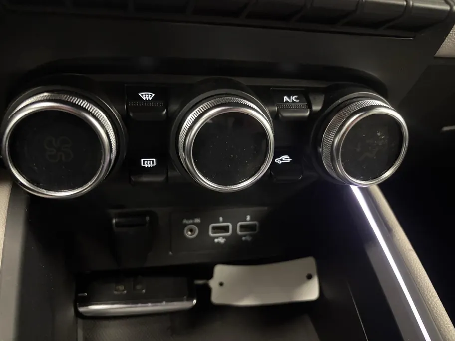 Renault Clio 1.0 TCe Initiale Paris NAVI AIRCO 360CAMERA BOSE SPEAKERS STOELVERWARMING LEER CRUISE CONTROLE APPLE CARPLAY ANDROID AUTO LM VELGEN DE ALLERMOOISE UITVOERING
