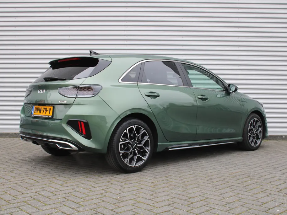 Kia Ceed 1.5 T-GDi GT-Line | Stuur-/stoelverwarming | Schuifdak | Cruise adapt. | Camera | 17' LM | LED | Dodehoek sensor | Draadloze lader |