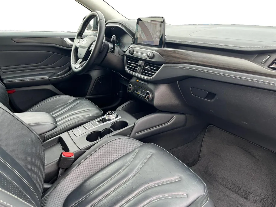 Ford Focus Wagon 1.5 EcoBoost Vignale | Parkeercamera | Adaptieve Cruise Control | Leder | Stoel- en stuurverwarming