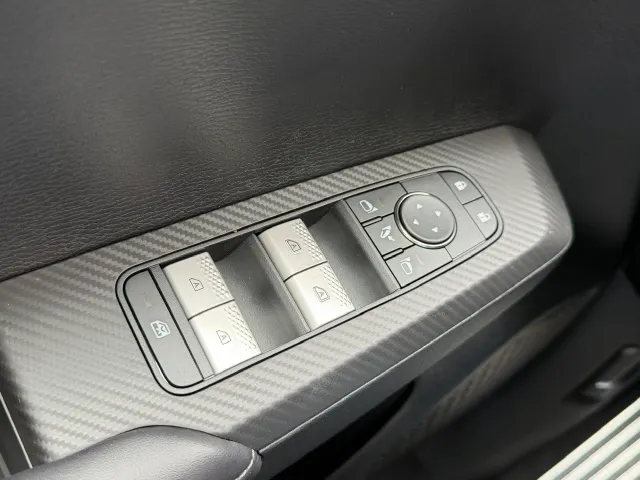 Mitsubishi Outlander 2.4 PHEV Black Edition | NIEUW | Leder | Panoramdak | App Connect | Keyless | Head-Up