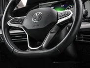 Volkswagen Golf 1.0 eTSI 110pk DSG Life · Camera · Apple/Android Car Play · Navigatie · P-Sensoren · Sfeerverlichting · 16'' Inch · Garantie t/m 06-02-2028 of 100.000km