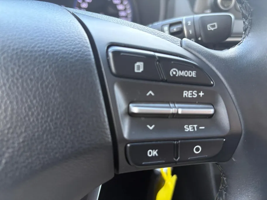 Hyundai Kona 1.0T Premium |voorstoelen/Stuurwiel verwarmd|Allweatherbanden| Apple Carplay/Android Auto| 12maanden Bovag garantie|