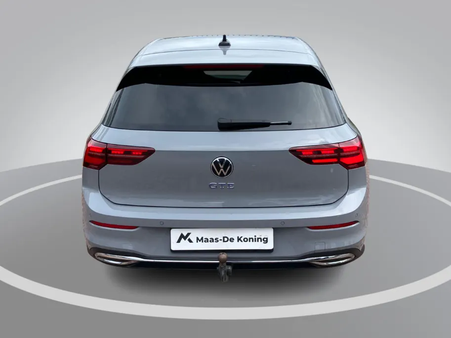 Volkswagen Golf 1.4 eHybrid 245pk GTE · Navigatie · Camera + Parkeersensoren · Stoel- & stuurverwarming · Apple/Android Car Play · Trekhaak ·