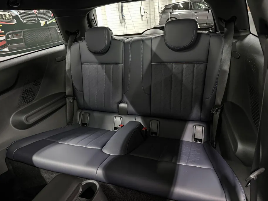 MINI Cooper 3-deurs C Favoured M