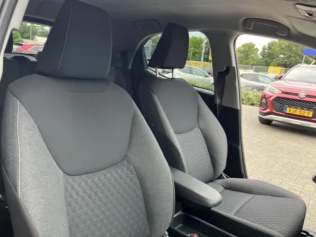 Toyota Yaris 1.5 Hyb. Dynamic Limited | Stoelverwarming | All Seasons