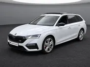 Škoda Octavia Combi 1.4 TSI RS iV PHEV 245pk DSG Business · Trekhaak inklap · Panoramadak · Camera · Head-Up Display · Dodehoeksensor · Keyless · Matrix LED ·