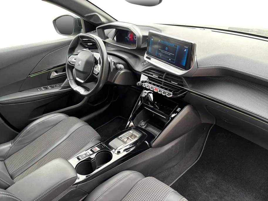 Peugeot 208 1.2 PureTech GT | Trekhaak | NL-AUTO | Automaat |