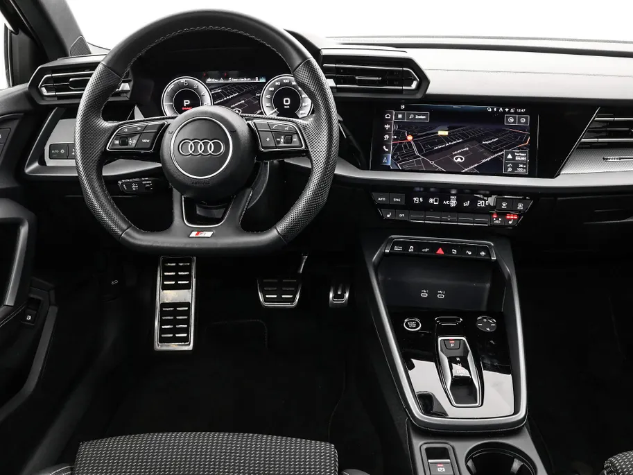 Audi A3 Sportback 40 TFSIe 204pk S-tronic S edition · Camera · Stoelverwarming · Apple/Android Car Play · Park Assist · Navigatie · 17'' Inch · Garantie t/m 27-07-2029 of 100.000km