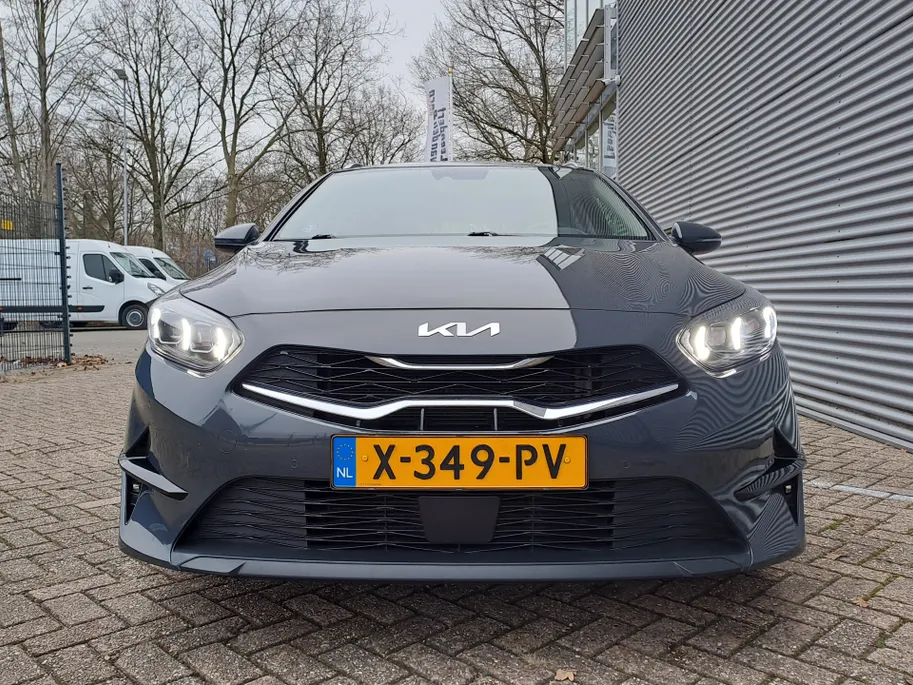 Kia Ceed Sportswagon 1.0 T-GDi ExecutiveLine Navigatie GROOT scherm | Camera | Cruise | Panorama schuif/kanteldak | Dode hoek | Apple Carplay/Android Auto | Stoel/stuur verwarming | JBL | Elektr. achterklep