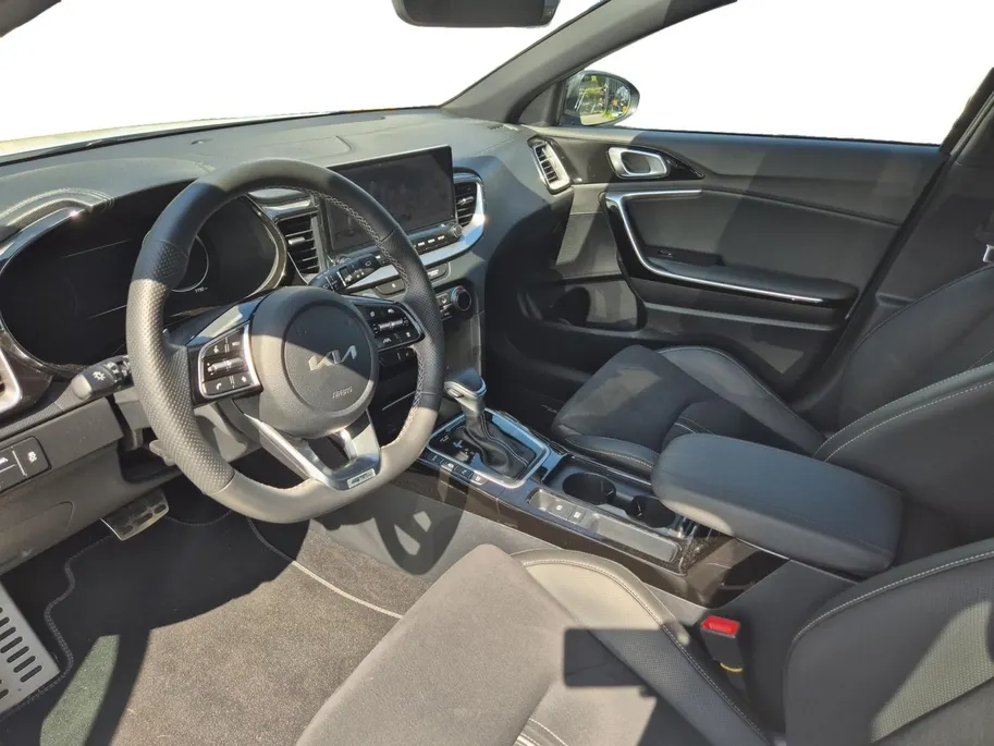 Kia Ceed 1.5 T-GDi GT-PlusLine | Airco | Navi | Camera | Privacy Glass | Panoramadak | AUTOMAAT |
