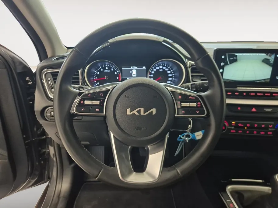 Kia XCeed 1.5 T-GDI MHEV DynamicLine | Cruise Control | Climate Control | Camera | Navigatie | 18 Inch Velgen |
