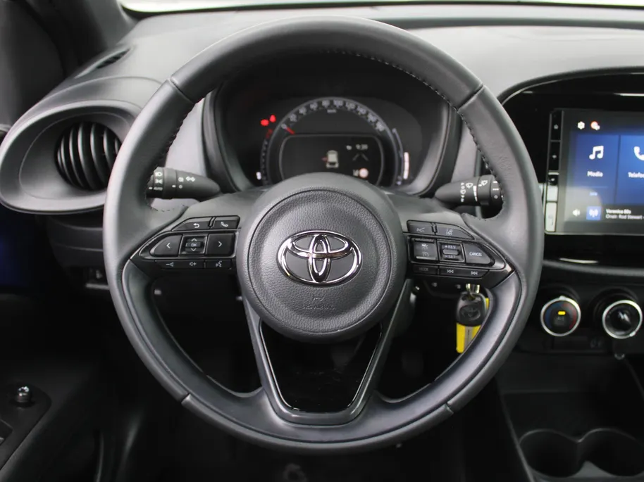 Toyota Aygo X 1.0 VVT-i MT Play | All season 17' | Apple carplay/Android auto | Cruise | Airco | Camera |