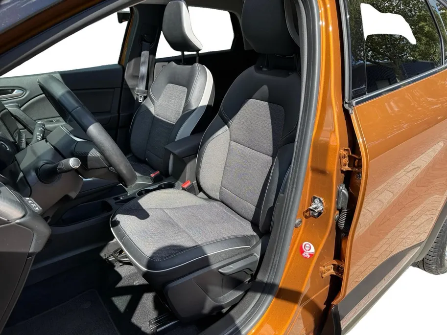 Renault Captur 1.6 E-Tech Plug-in Hybrid 160 Intens | Automaat | Schuifkanteldak| Parkeersensoren | Camera | Apple Carplay & Android Auto | Climate Control |
