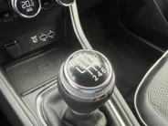 Renault Captur 1.0 TCe 90 techno Zeer lage kilometerstand  , Apple Carplay/Android Auto , navi , cruise , camera , lm velgen , parkeersensor , tel , usb .