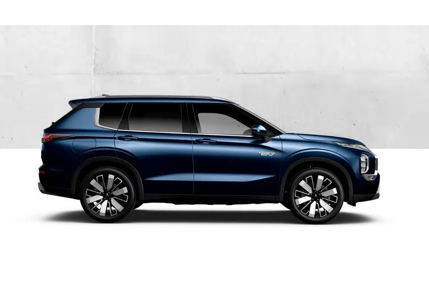 Mitsubishi Outlander 2.4 PHEV Instyle+ € 5.000 euro korting eigen voorraad| 8 jaar garantie| Snel leverbaar | Totaalprijs op is op.m26