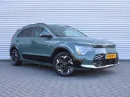 Kia Niro EV Air 64.8 kWh | Stuur-/stoelverwarming | Camera | Cruise adapt. | 17' LM | Elekt. stoelverstelling | Dodehoek detectie | LED | Clima |