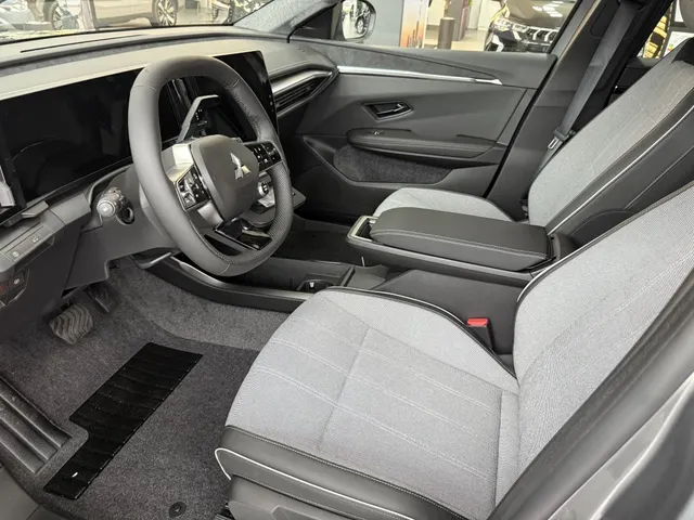 Mitsubishi Eclipse Cross Intense+ 87 kWh