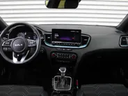 Kia Ceed Sportswagon 1.0 T-GDi MHEV Design Edition | Stuur-/stoelverwarming | Cruise adapt. | Camera | 16' LM | Dodehoekdetectie | JBL audio | LED |