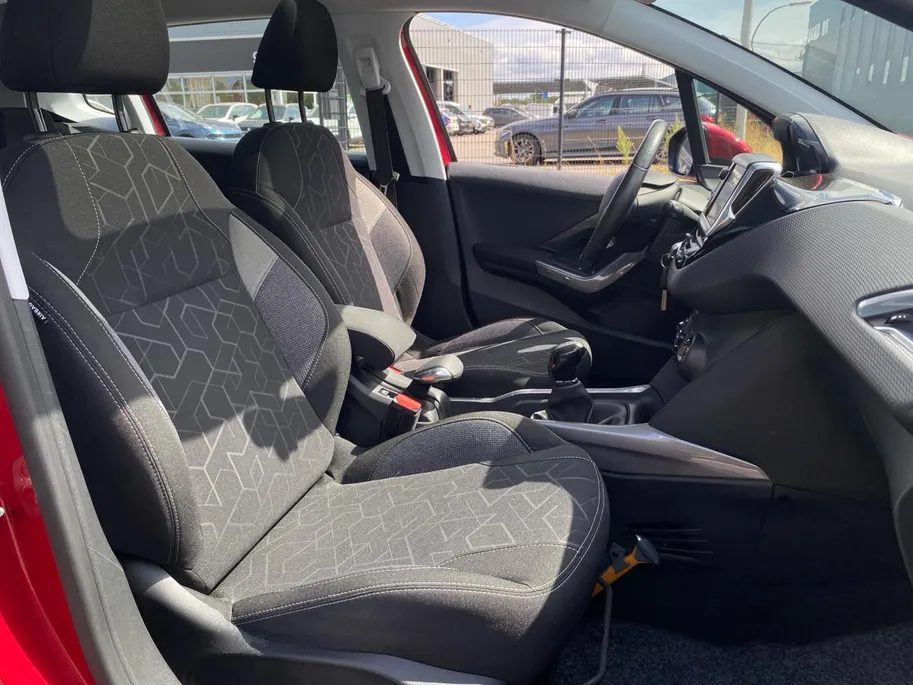 Peugeot 2008 1.2 PureTech Blue Lion NL Auto | Panorama | Cruise | Park sens | Navi | Etc.