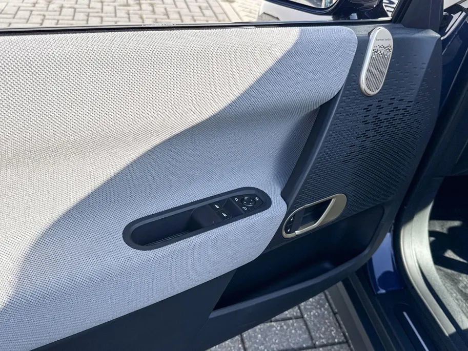 MINI Cooper 3-deurs Electric Cooper E Favoured L 40.7 kWh