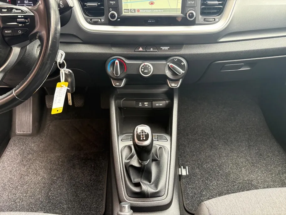 Kia Stonic 1.0 T-GDi DynamicLine | Navigatie | Apple Carplay / Android Auto | Achterruitrij Camera | Cruise Control | Lichtmetalen Velgen |