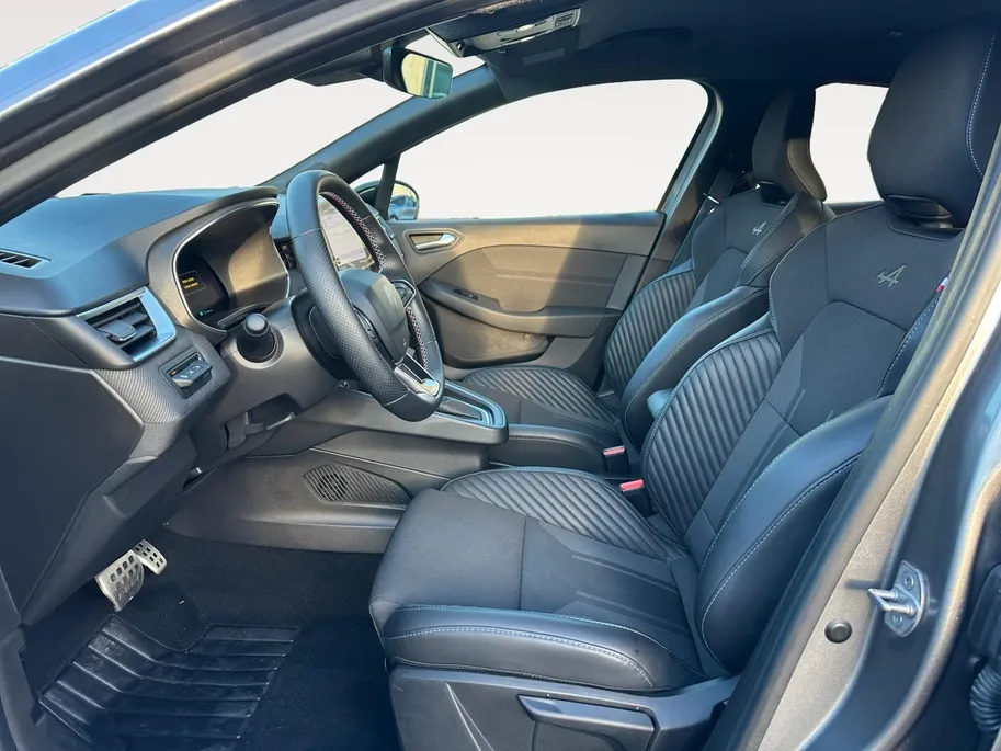 Renault Clio 1.6 E-Tech Full Hybrid 145 esprit Alpine | 360* Camera | Adaptief Cruise Control | Climate Control | Apple Carplay/Android Auto | Sport Stoelen | Full Led | DAB | Navigatie | Parkeersensoren | 12 maanden Bovag garantie | NAP