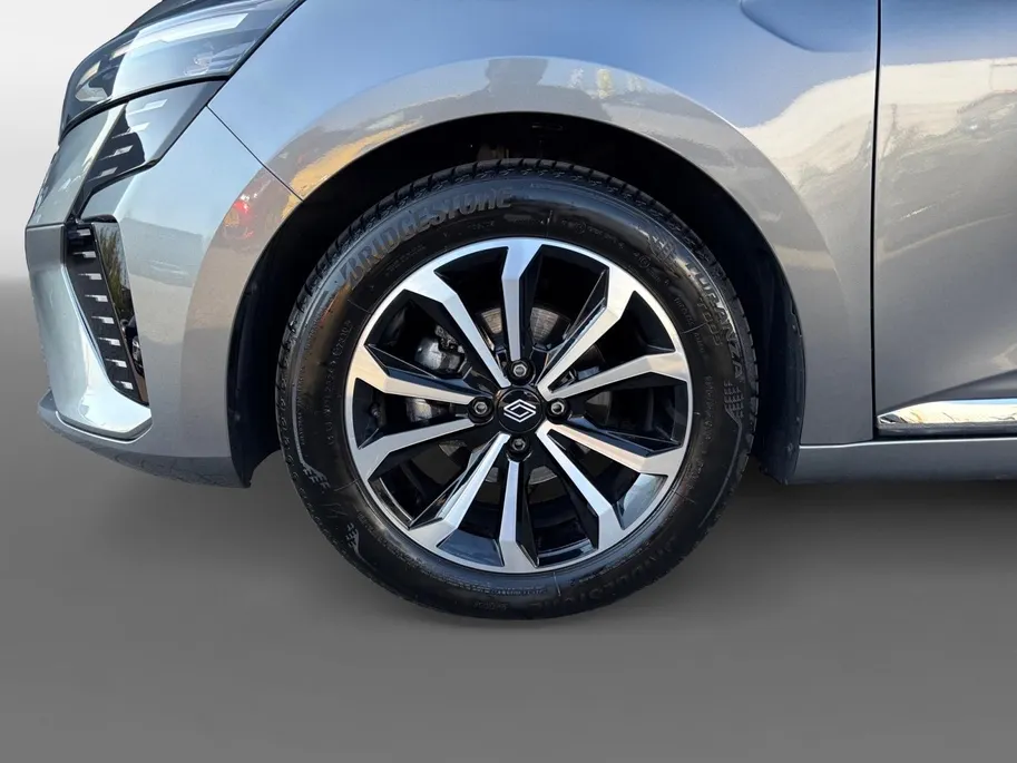 Renault Clio 90PK TCe GPF Techno | Navi | Camera | Parkeersensoren | Digital Cockpit | Apple CarPlay/Android Auto | Armsteun | Licht & Regen Sensor | Climate Control |