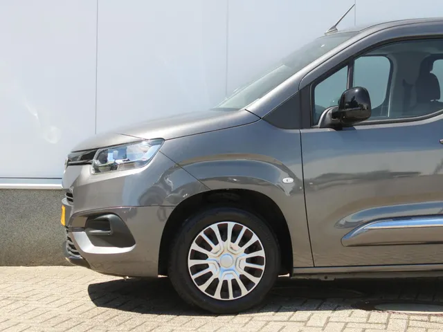 Toyota ProAce CITY 1.2 Turbo Dynamic Long 7p. | Navi | Carplay / Android Auto | Airco | Cruise