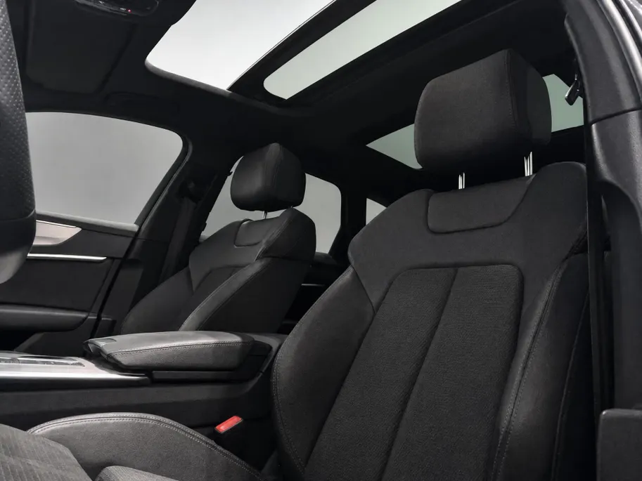 Audi A6 Avant 40 TFSI 204pk S edition Competition · Panoramadak · Apple/Android Car Play · Camera · Elek. stoelverstelling met memory · 19'' Velgen ·  Garantie t/m 15-07-2028 of 100.000km