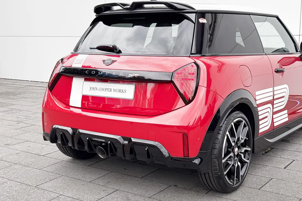 MINI Cooper 3-deurs Victory Edition JCW