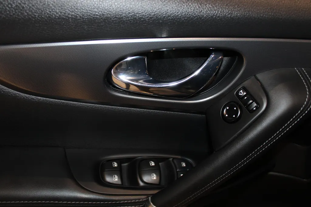 Nissan QASHQAI 1.3 DIG-T Tekna + | Bi-led verlichting | Afneembare trekhaak | Nappa lederen bekleding | Stoel geheugen | 360grd camera | Automaat | 1500kg trekgewicht | Pro-pilot |  Bose audio |