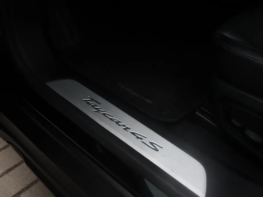Porsche Taycan Cross Turismo 4S 93 kWh | Pano | Luchtvering | Sport Chrono | HUD | 21' GTS