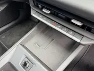 Volkswagen ID.3 Neo Life 50 kWh accu 170 PK Elektr. aandrijving ·  Comfort Pakket · Steunhaak voor fietsendrager, afneembaar · Zijruiten achter en achterruit getint ·