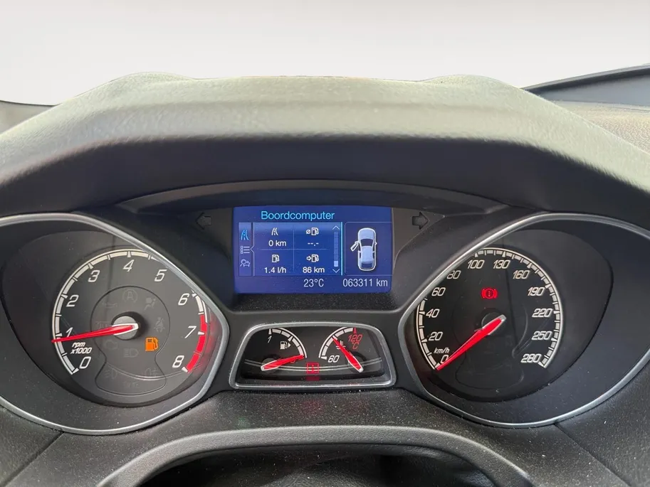Ford Focus Wagon 2.0 EcoBoost ST-3 | Recaro-Stoelen | Parkeer Camera | Leder | Cruise Control | Climate Control | Parkeer Sensoren |