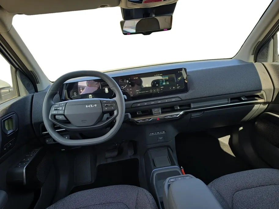 Kia EV2 Plus 42.2 kWh | Navigatie | Climate control | Stoel + Stuurverwarming | Parkeer sensoren voor + achter | Parkeer camera achter | DEMO