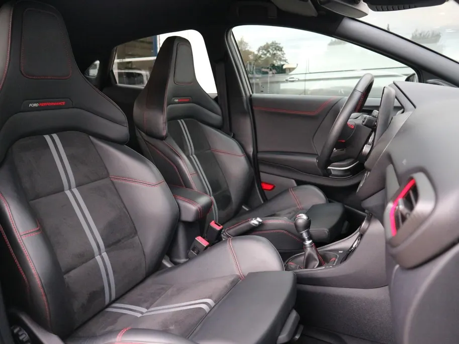 Ford Puma 1.5 EcoBoost ST-X 200pk | Driver Assistance Pack | NAV | Camera | Winter Pack