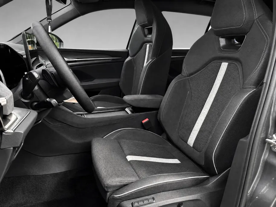 Škoda Kodiaq Sportline Business 1.5 TSI PHEV 150 kW / 204 PK | 19'' velgen | Trekhaak wegklapbaar | 2.000,- inruilbonus!!