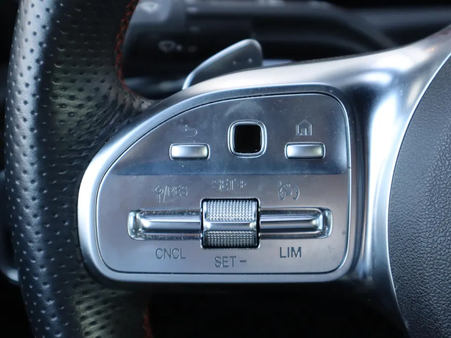 Mercedes-Benz CLA 250 e Premium Plus l Carplay l Privacy glass l Stoelverwarming