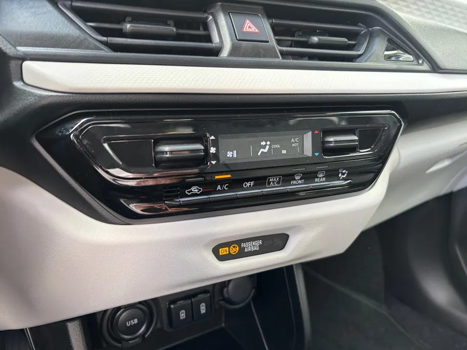 Suzuki Swift 1.2 Select Smart Hybrid | 10 jr garantie! | Carplay | Navi | Stoelverw. | NL AUTO |
