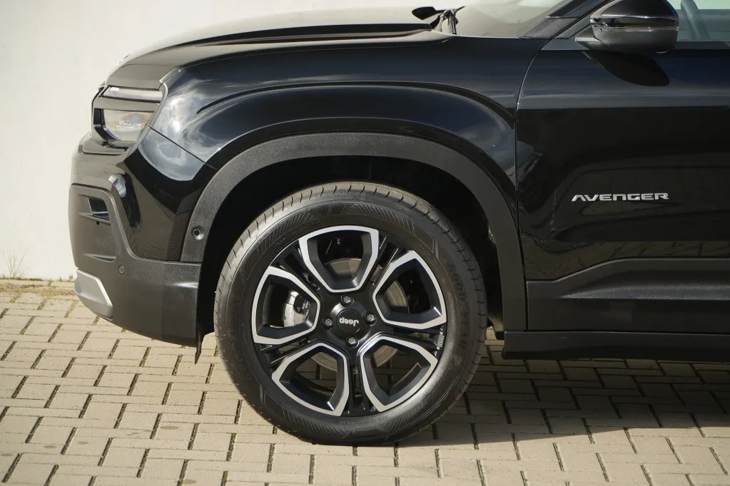 Jeep Avenger 1.2 e-Hybrid Summit | Navi | JBL | Camera | Winter | 18'