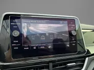 Volkswagen T-Roc Cabrio 1.5 TSI 150pk DSG R-Line · Apple/Android Car Play · P-Sensoren · Stoel-& Stuurverwarming · Rij mode Selectie · 18'' Inch ·