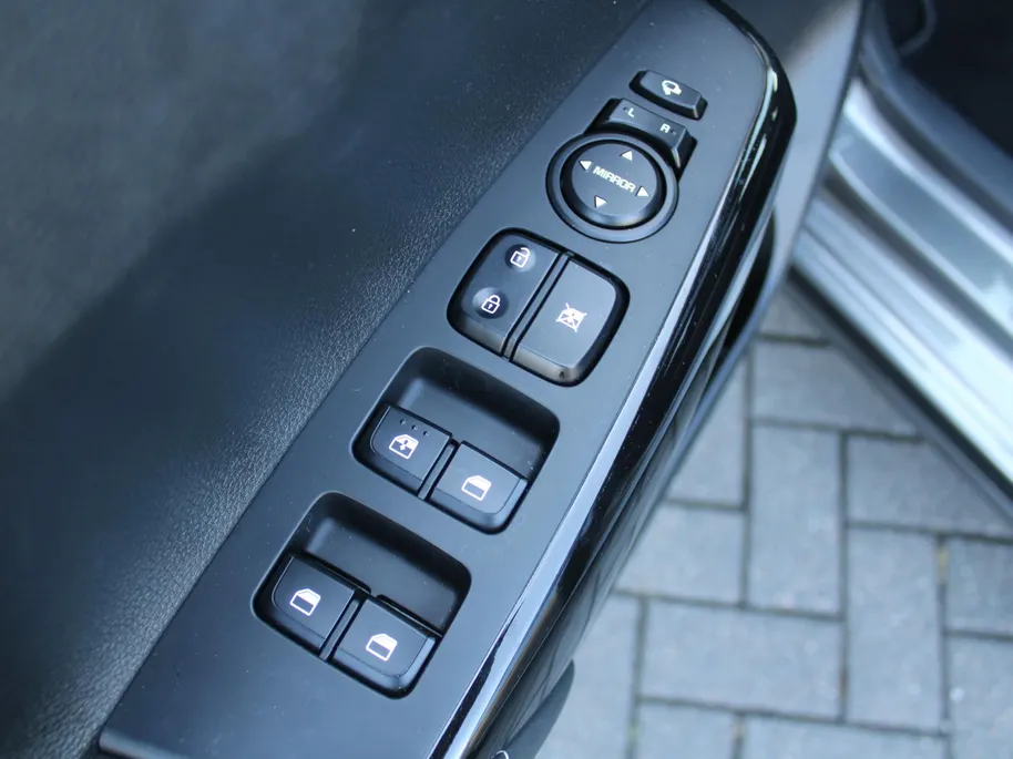 Kia Picanto 1.0 DPI GT-Line | Stuur-/stoelverwarming | Schuifdak | Camera | Dodehoek detectie | Telefoonlader | Clima | Navi | 16' LM | LED | Cruise |