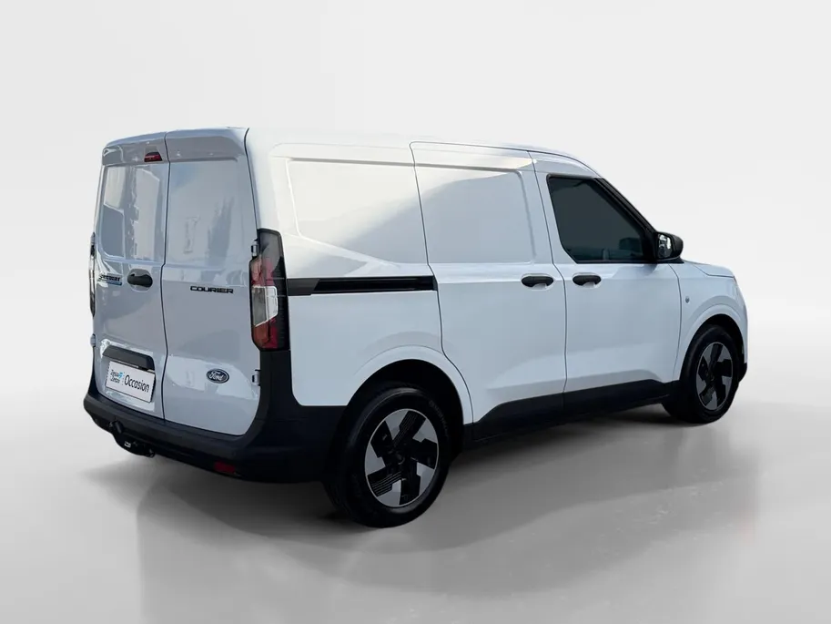 Ford E-Transit Courier Trend 44 kWh | NL auto | Navigatie | Apple carplay & android auto | Adapt. cruise control | BLIS | Parkeersensor achter | Achteruitrijcamera | Trekhaak |