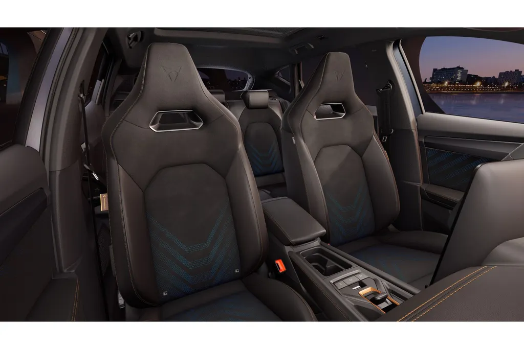 CUPRA Formentor VZ Performance | Digitaal instrumentenpaneel (Virtual Cockpit) | Draadloze Apple CarPlay™, Android Auto™ | Elektronisch Sperdifferentieel (XDS)
