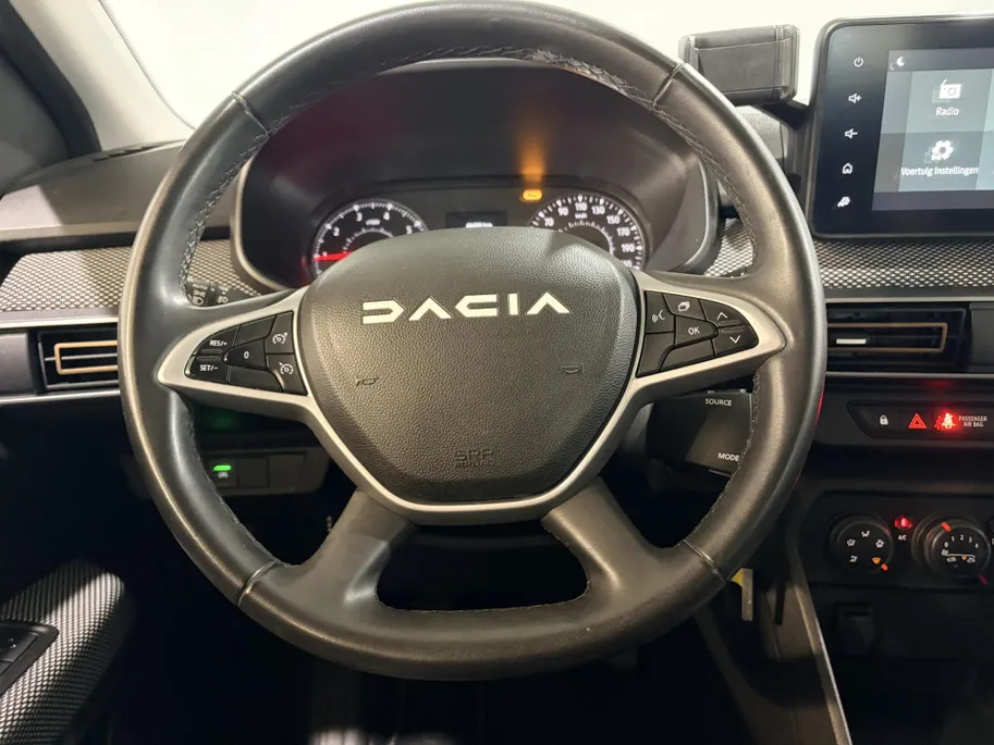 Dacia Sandero Stepway 100PK TCe 100 ECO-G Expression | 1e eigenaar | Trekhaak | Camera | Parkeersensoren | Apple CarPlay/Android Auto | Cruise Control | Licht & Regen Sensor |
